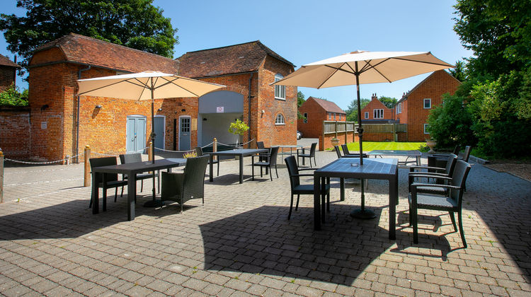 Bishop's Table Hotel Exterior