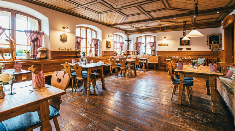 <b>Hotel Bayerischer Hof Restaurant</b>. Images powered by <a href="https://www.leonardoworldwide.com/" title="Leonardo Worldwide" target="_blank">Leonardo</a>.