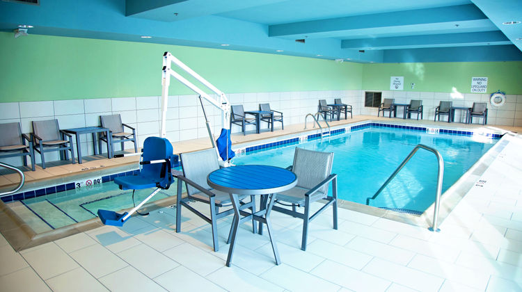 Holiday Inn Express & Suites Great Bend Pool