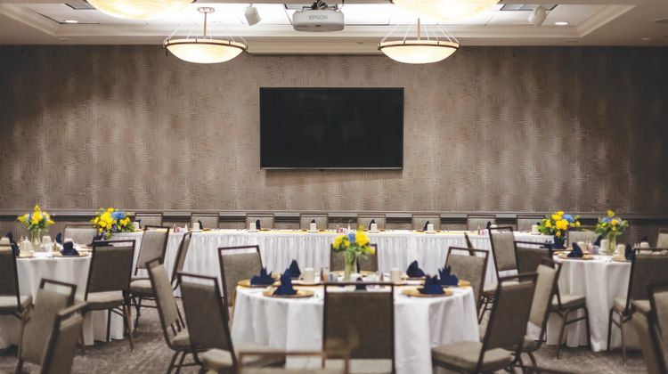 Holiday Inn Hotel & Suites Ballroom