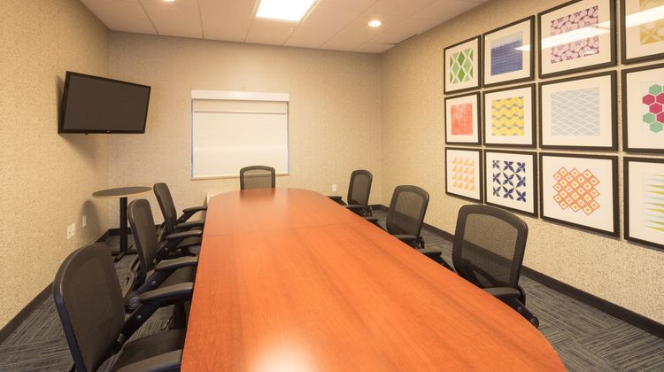 Holiday Inn Express Hotel & Suites Meeting