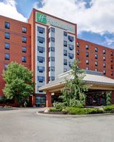 Holiday Inn and Suites Windsor