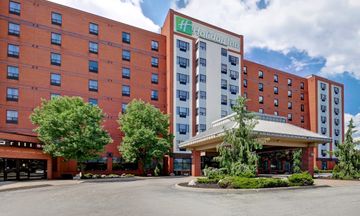 Holiday Inn and Suites Windsor