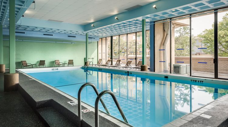 Holiday Inn Rock Island Pool