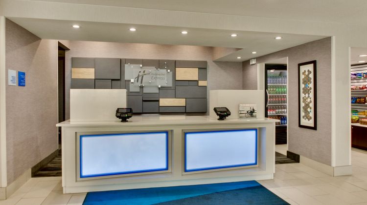 Holiday Inn Express Fishkill Lobby