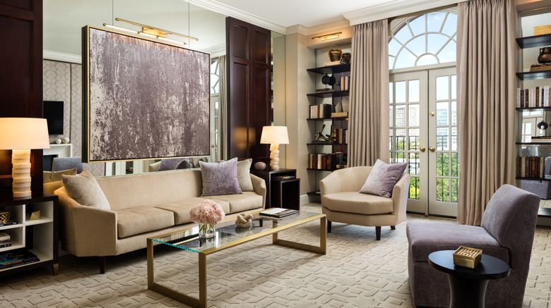 <b>Rosewood Mansion on Turtle Creek Suite</b>. Images powered by <a href="https://www.leonardoworldwide.com/" title="Leonardo Worldwide" target="_blank">Leonardo</a>.