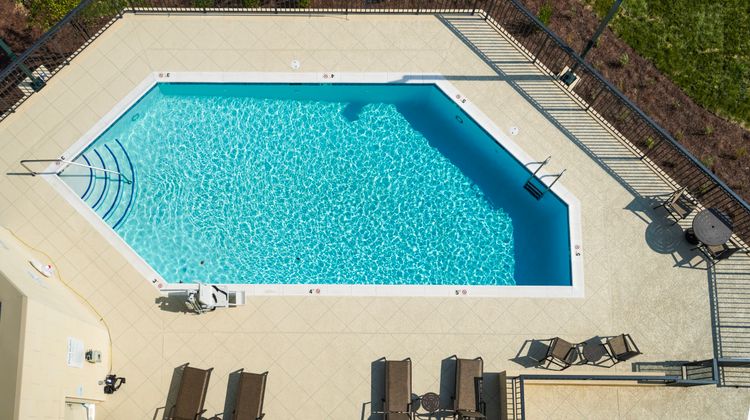 Holiday Inn Express & Suites Franklin Pool