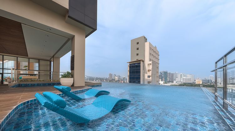Citadines Cebu City Pool