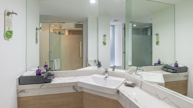 <b>Holiday Ao Nang Beach Resort, Krabi Room</b>. Images powered by <a href="https://www.leonardoworldwide.com/" title="Leonardo Worldwide" target="_blank">Leonardo</a>.