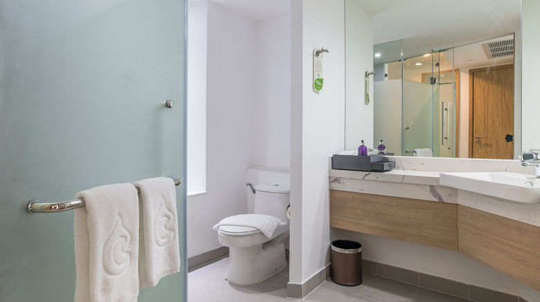 <b>Holiday Ao Nang Beach Resort, Krabi Room</b>. Images powered by <a href="https://www.leonardoworldwide.com/" title="Leonardo Worldwide" target="_blank">Leonardo</a>.