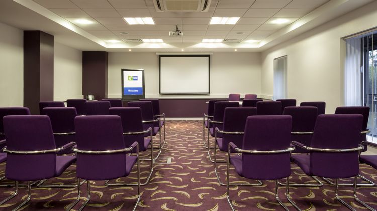 Holiday Inn Express Dunstable Meeting