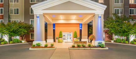 Holiday Inn Express Hotel & Suites Exterior