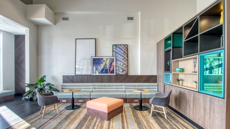 Holiday Inn Appleton Lobby