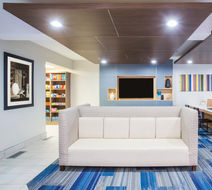 Holiday Inn Express & Suites Cedar City Lobby