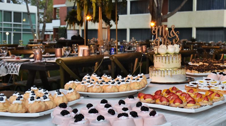 <b>Holiday Inn San Luis Potosi-Quijote Meeting</b>. Images powered by <a href="https://www.leonardoworldwide.com/" title="Leonardo Worldwide" target="_blank">Leonardo</a>.