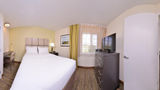 <b>Candlewood Suites Kansas City Speedway Room</b>. Virtual Tours powered by <a href="https://www.leonardoworldwide.com/" title="Leonardo Worldwide" target="_blank">Leonardo</a>.