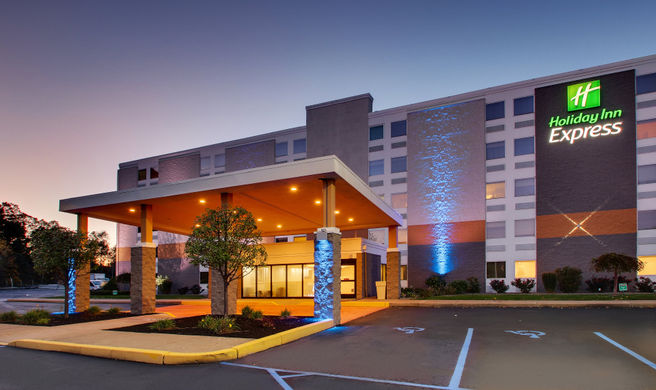 Holiday Inn Express-Scranton Airport Exterior