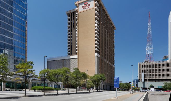Crowne Plaza Hotel Dallas Downtown Exterior