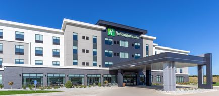 Holiday Inn & Suites-Waterloo Event Ctr Exterior
