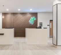 Holiday Inn & Suites-Waterloo Event Ctr Lobby