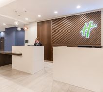Holiday Inn & Suites-Waterloo Event Ctr Lobby