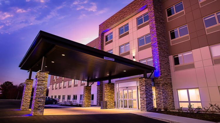 Holiday Inn Express & Suites Halifax Exterior