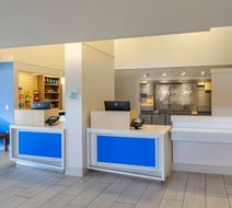 Holiday Inn Express Cape Coral Lobby