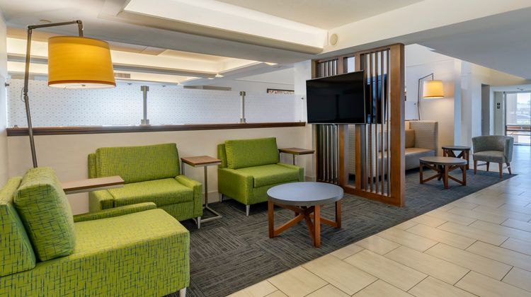 Holiday Inn Express Cape Coral Lobby