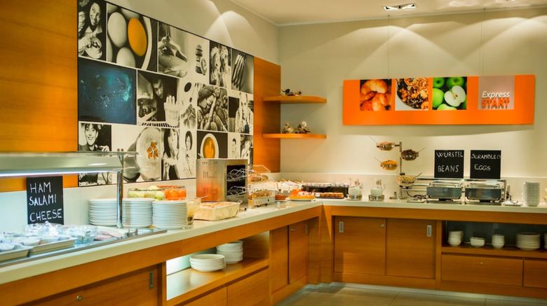 <b>Holiday Inn Express Milan-Malpensa Arpt Restaurant</b>. Images powered by <a href="https://www.leonardoworldwide.com/" title="Leonardo Worldwide" target="_blank">Leonardo</a>.