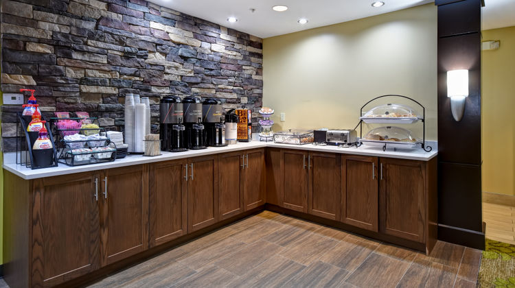 Staybridge Suites Grand Rapids Airport Restaurant