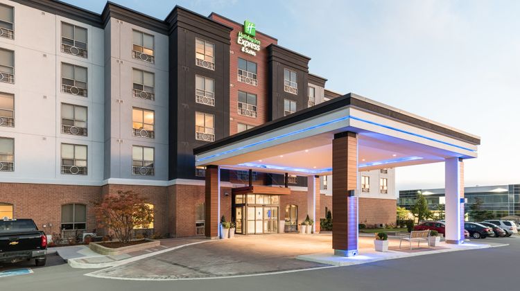 Holiday Inn Express & Suites Milton Exterior