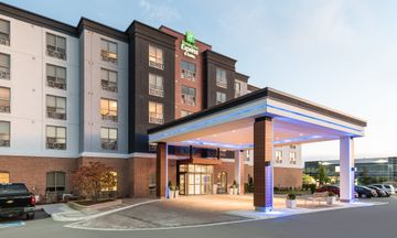 Holiday Inn Express & Suites Milton