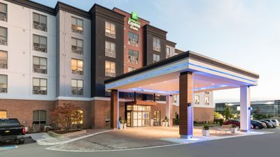 Holiday Inn Express & Suites Milton