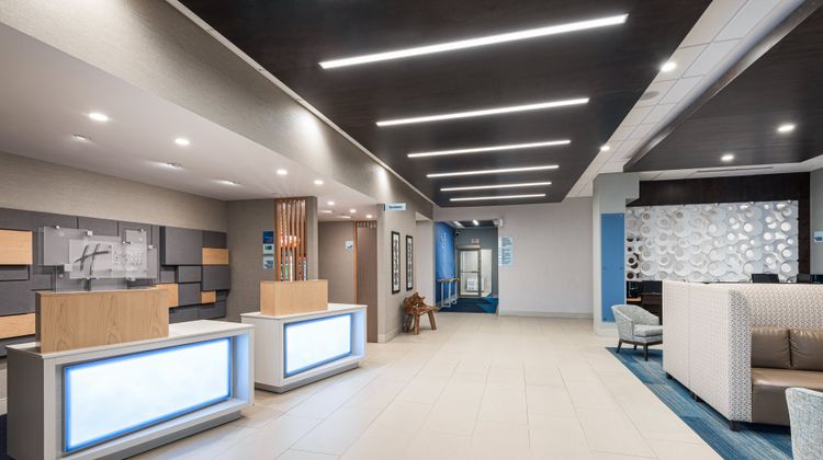 Holiday Inn Express & Suites Milton Lobby