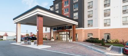 Holiday Inn Express & Suites Milton Exterior