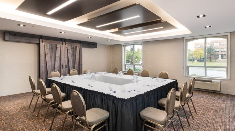 Holiday Inn Express & Suites Milton Meeting