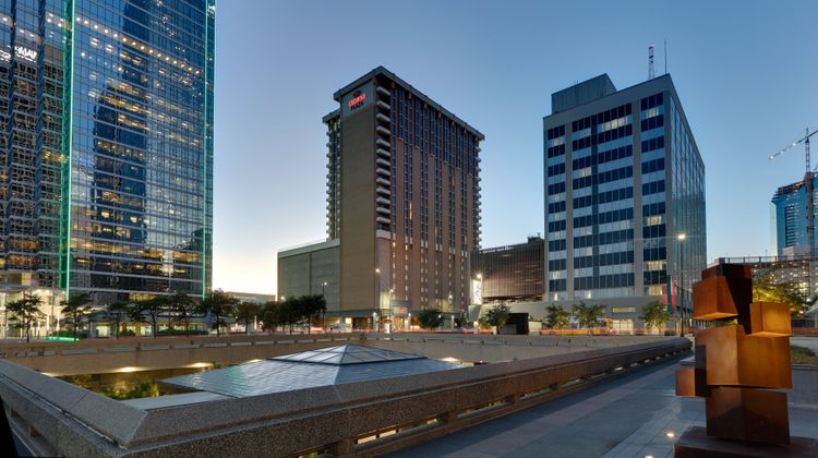 Crowne Plaza Hotel Dallas Downtown Exterior