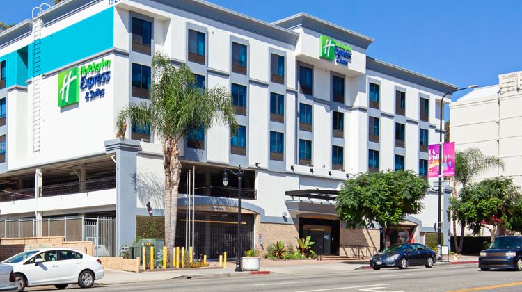 Holiday Inn Express Hotel & Suites Exterior