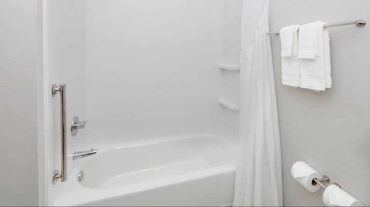 Holiday Inn Express & Suites Plano Room