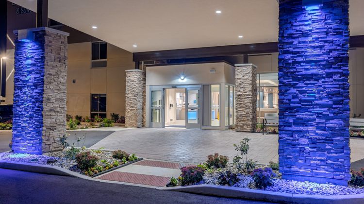 Holiday Inn Express & Stes Elkhart North Exterior