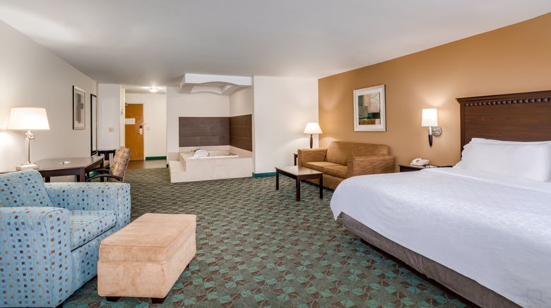 <b>Holiday Inn Express & Suites Canton Suite</b>. Images powered by <a href="https://www.leonardoworldwide.com/" title="Leonardo Worldwide" target="_blank">Leonardo</a>.