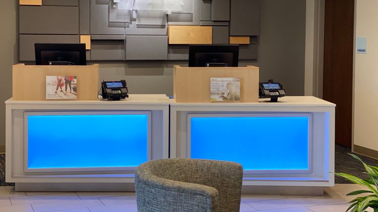 Holiday Inn Express Suites Junction Lobby