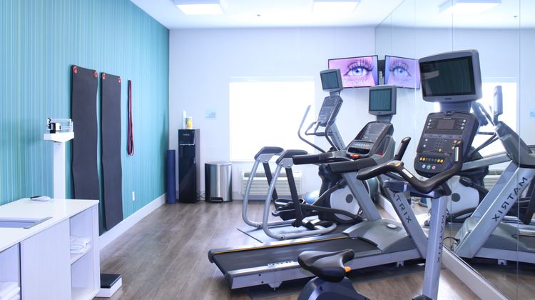 Holiday Inn Express Hotel & Suites Health Club