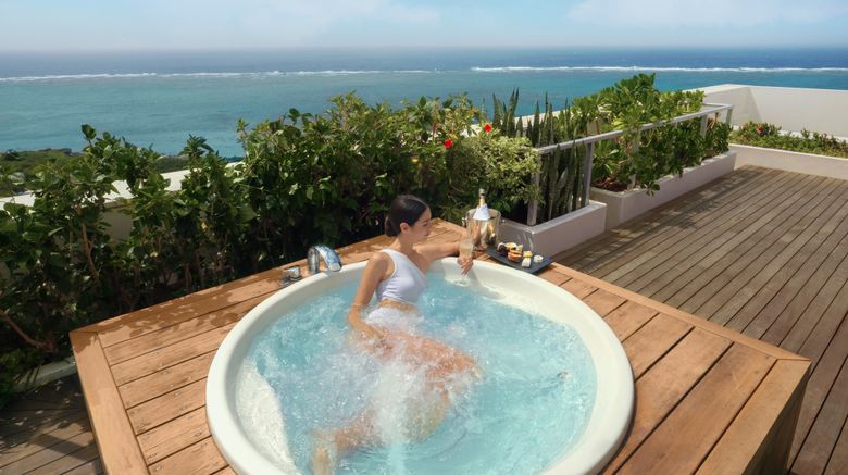 <b>InterContinental ANA Ishigaki Resort Suite</b>. Images powered by <a href="https://www.leonardoworldwide.com/" title="Leonardo Worldwide" target="_blank">Leonardo</a>.