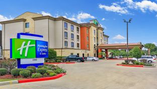 Holiday Inn Express & Stes Houston South