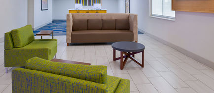 Holiday Inn Express & Suites Downtown Lobby