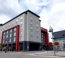 Holiday Inn Express & Suites Oshawa Exterior