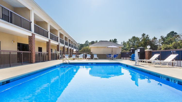 Holiday Inn Express Pool