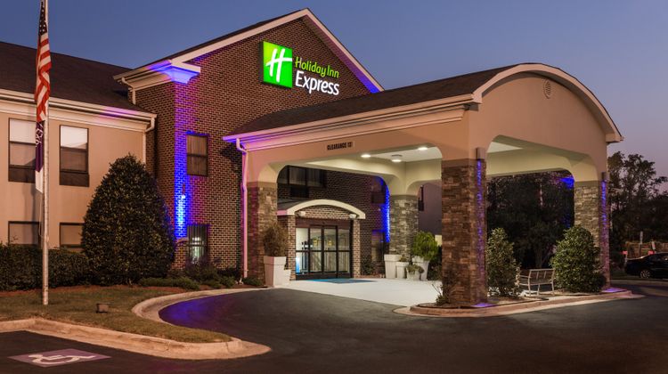 Holiday Inn Express Exterior