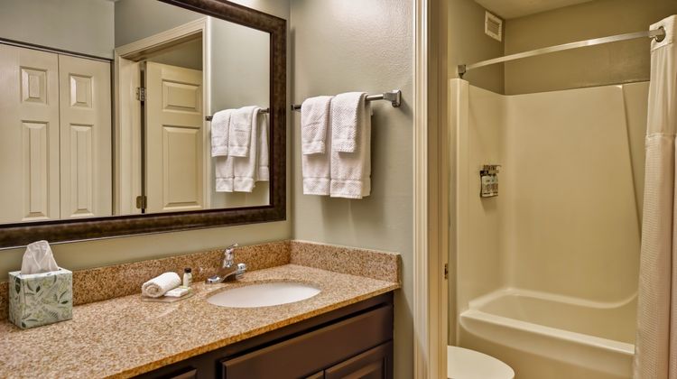 Staybridge Suites Middleton/Madison West Room